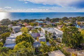 Beach Resort Home with Ocean Views Jacuzzi & Sauna!